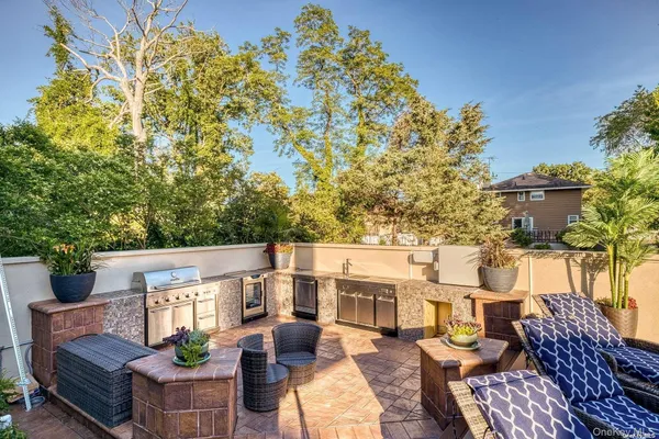 $3,250,000 | 959 South End, Woodmere, NY 11598