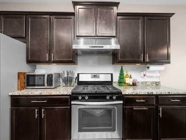 $3,000 | 67 Cobblestone Lane, Le Claire, IA 52753