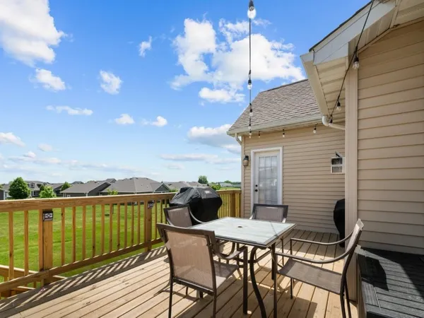 $3,000 | 67 Cobblestone Lane, Le Claire, IA 52753