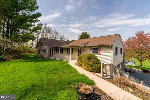 $450,000 | 499 Windy Tor Road, Bird-in-Hand, PA 17505