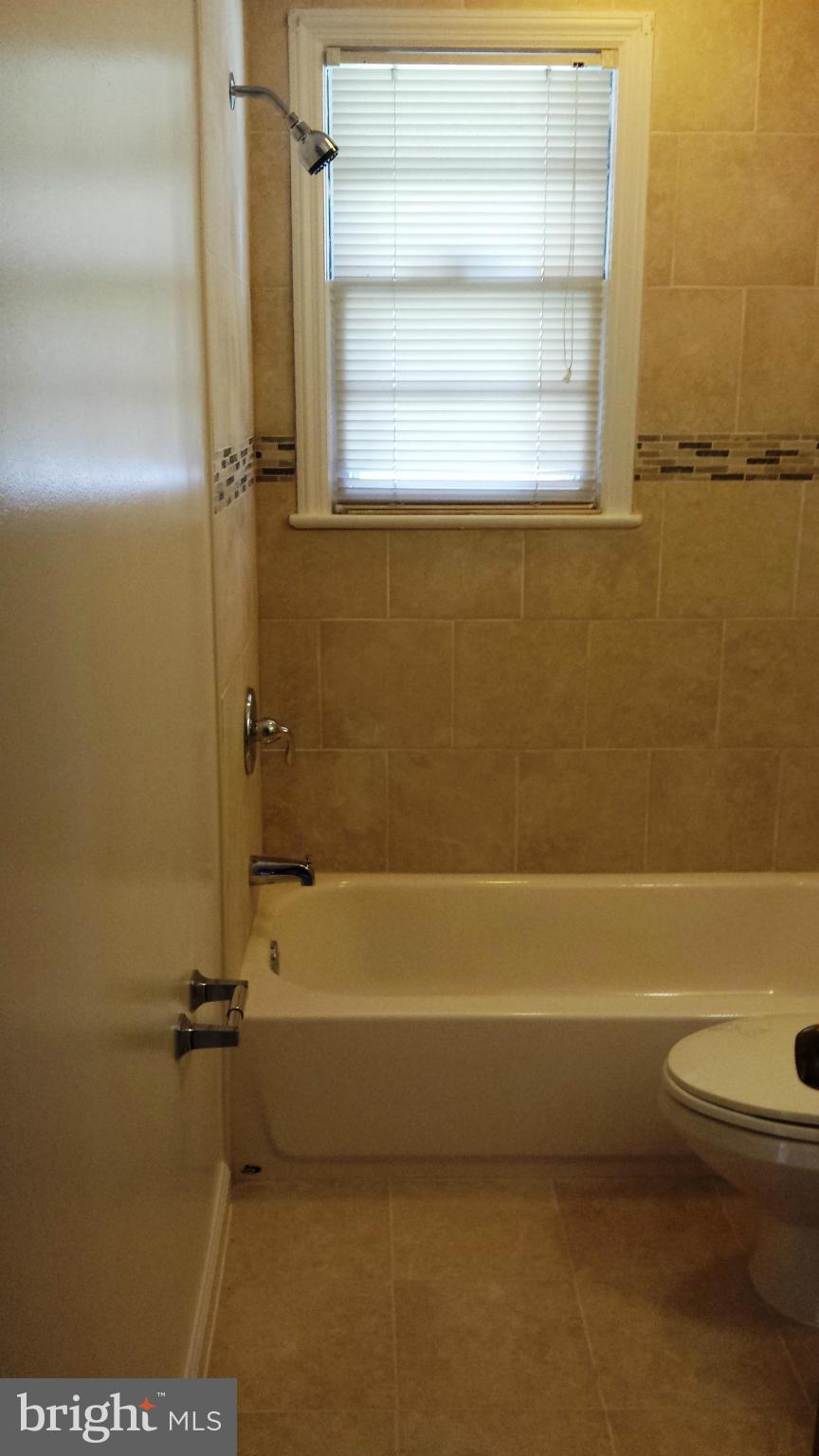 6509 Livingston Road Oxon Hill, MD 20745 - Photo 11 of 30 Main level Bath