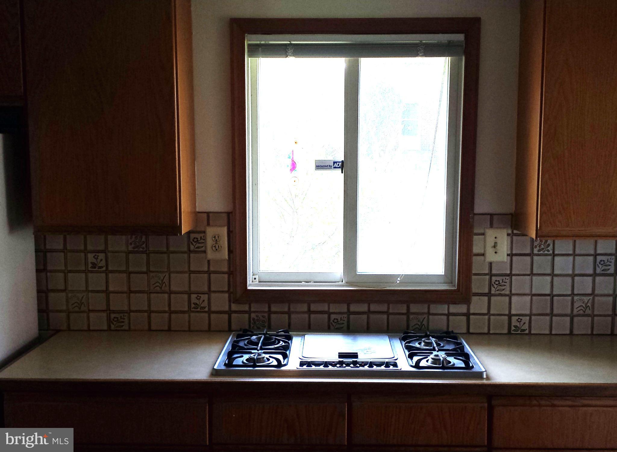 6509 Livingston Road Oxon Hill, MD 20745 - Photo 8 of 30 Kitchen with Gas Stove in countertop