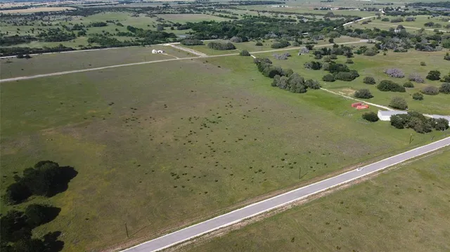 a view of a dry yard
