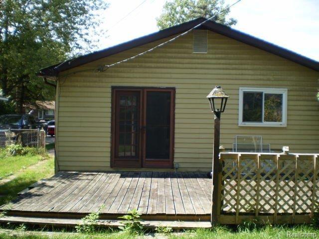 18668 Inkster Road Redford, MI 48240 - Photo 2 of 11 P9200007