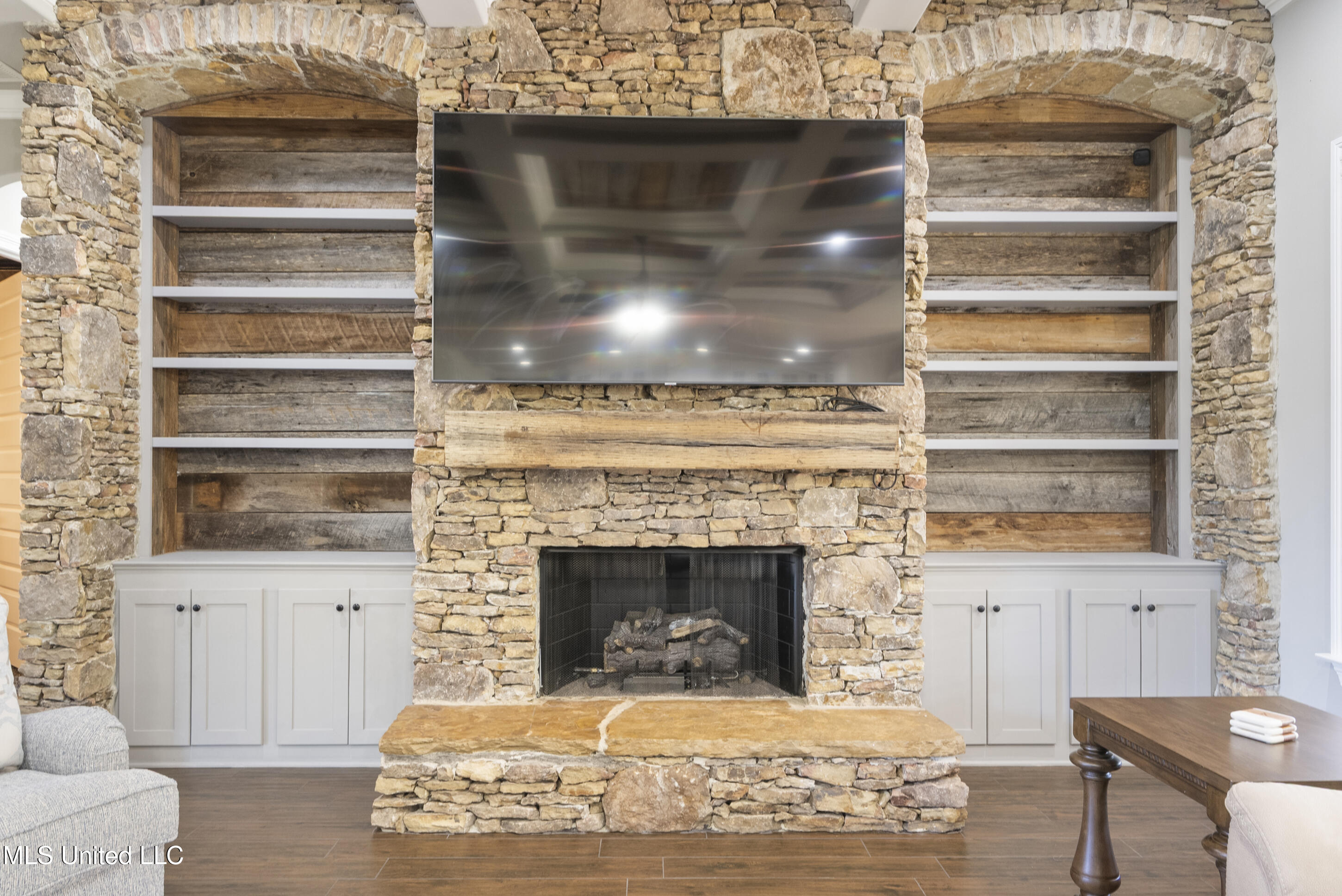 3406 Bethel Road Olive Branch, MS 38654 - Photo 13 of 46 Built Ins