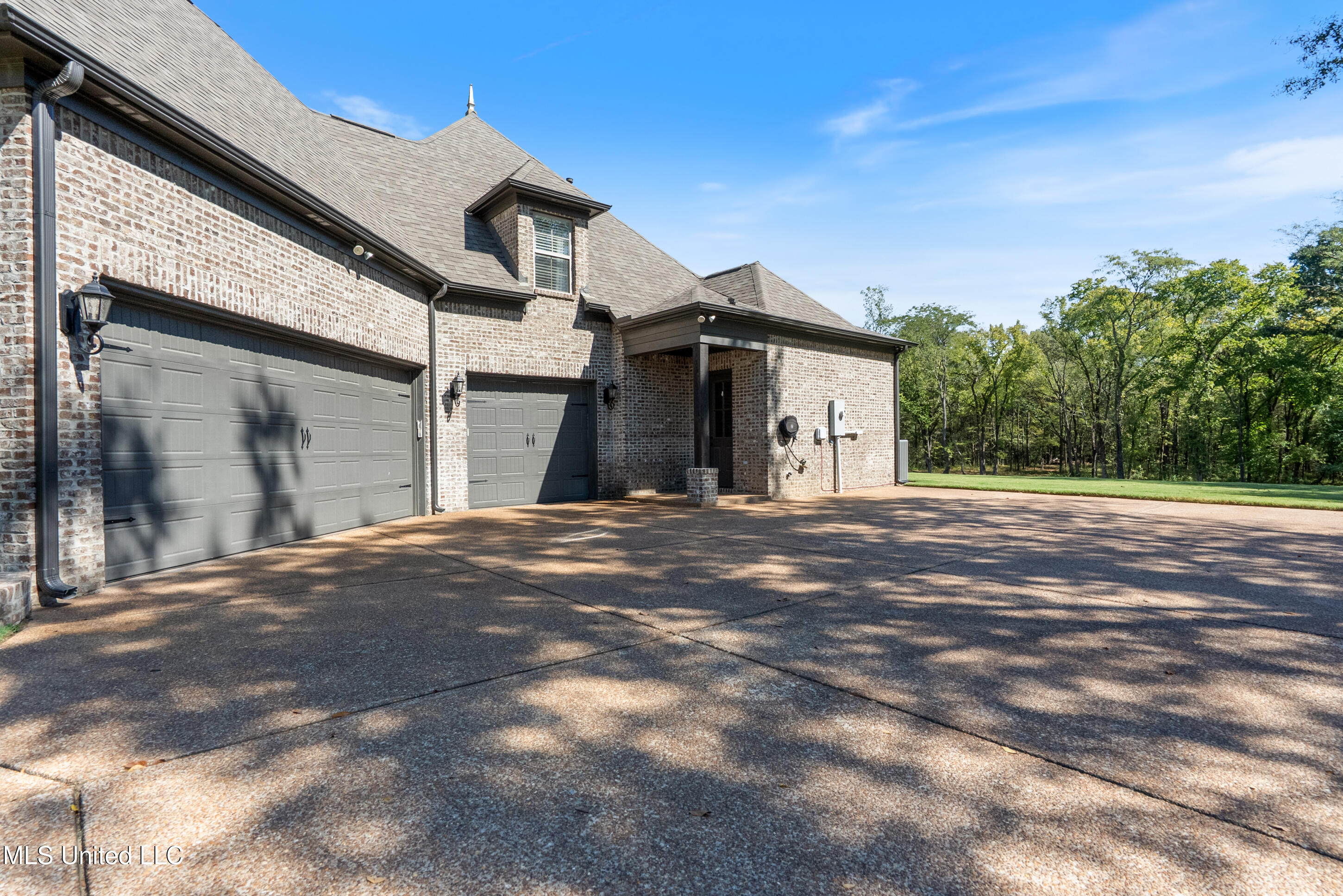 3406 Bethel Road Olive Branch, MS 38654 - Photo 39 of 46 Driveway