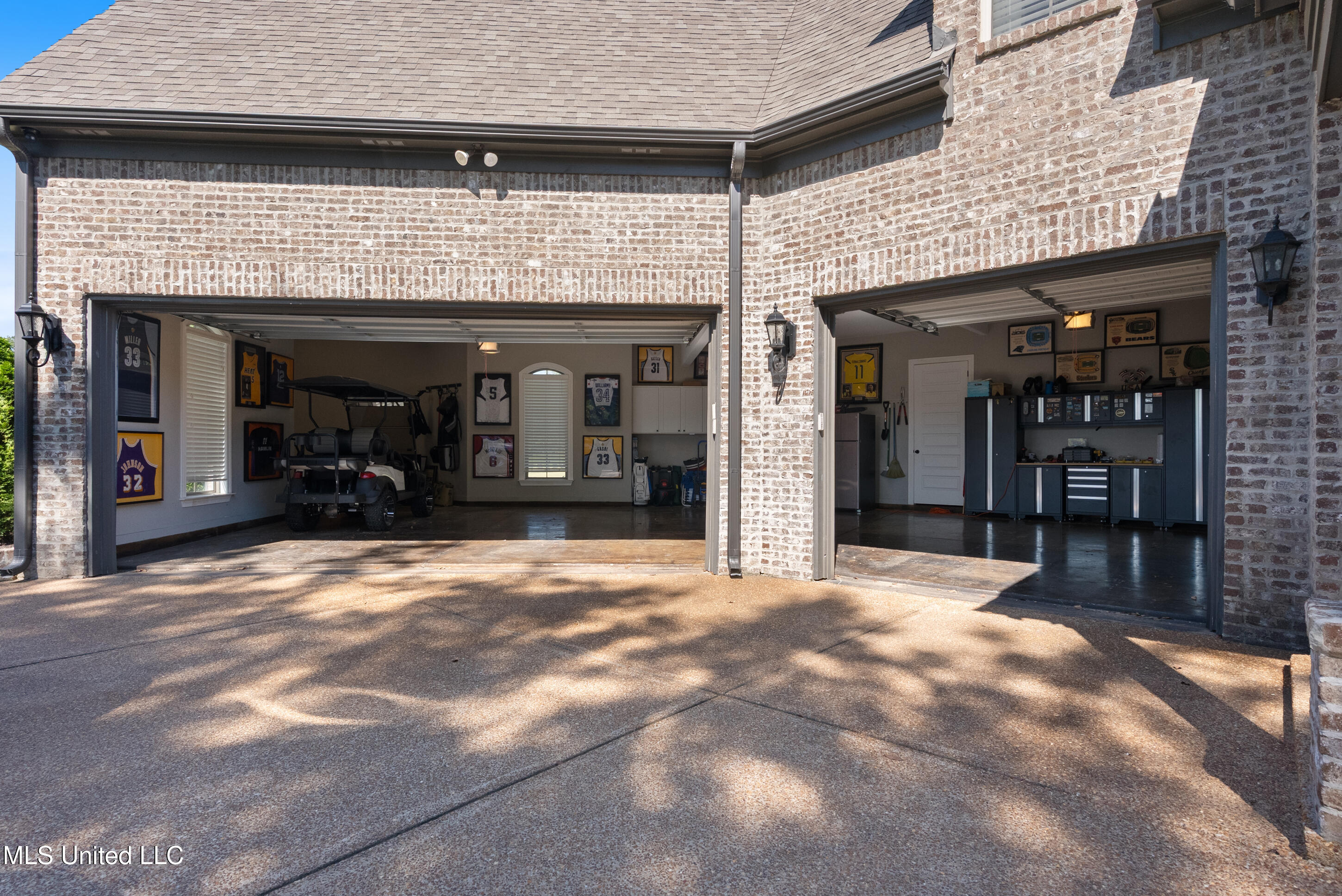 3406 Bethel Road Olive Branch, MS 38654 - Photo 40 of 46 3 Car garage