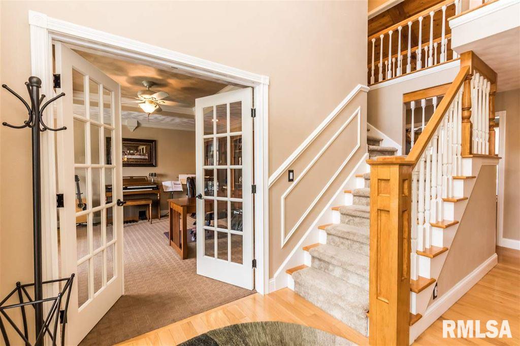 1501 Oak Ridge Washington, IL 61571 - Photo 3 of 36 Gallery Image 3
