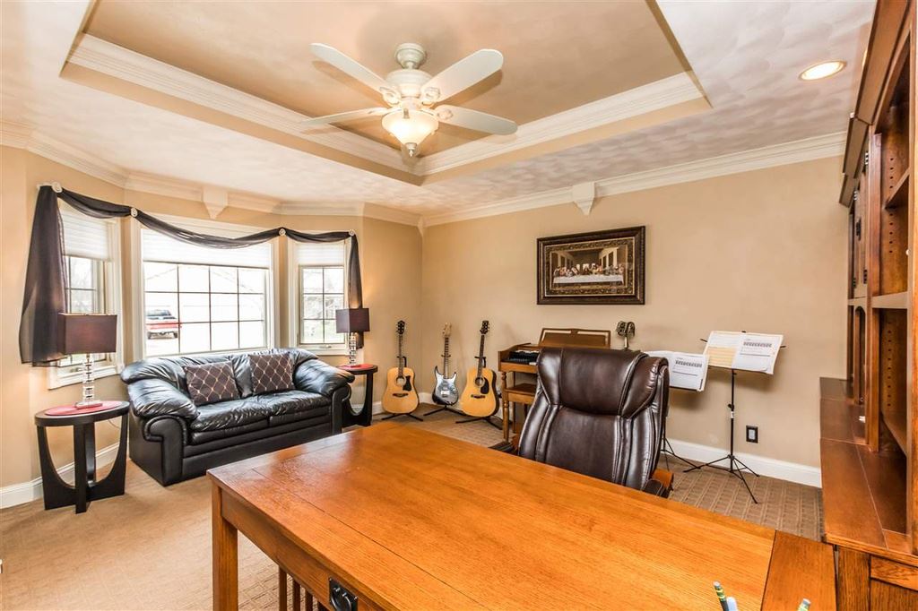 1501 Oak Ridge Washington, IL 61571 - Photo 6 of 36 Gallery Image 6