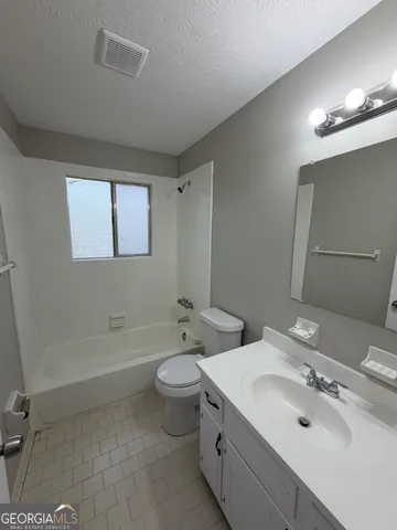 $1,175 | 816 Jesters Lake Drive, Jonesboro, GA 30236