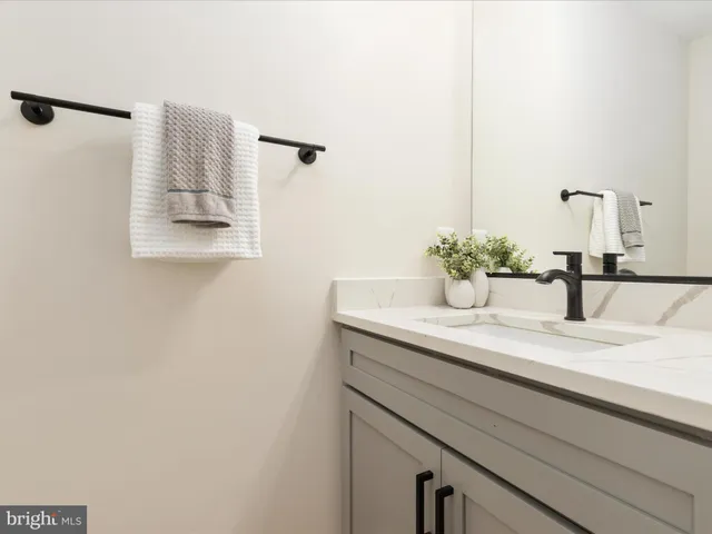 $1,295,000 | 13209 Johnny Moore Lane, Clifton, VA 20124