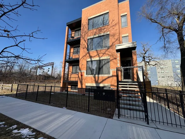 $2,030 | 1414 East 65th Place, Unit 7, Chicago, IL 60637