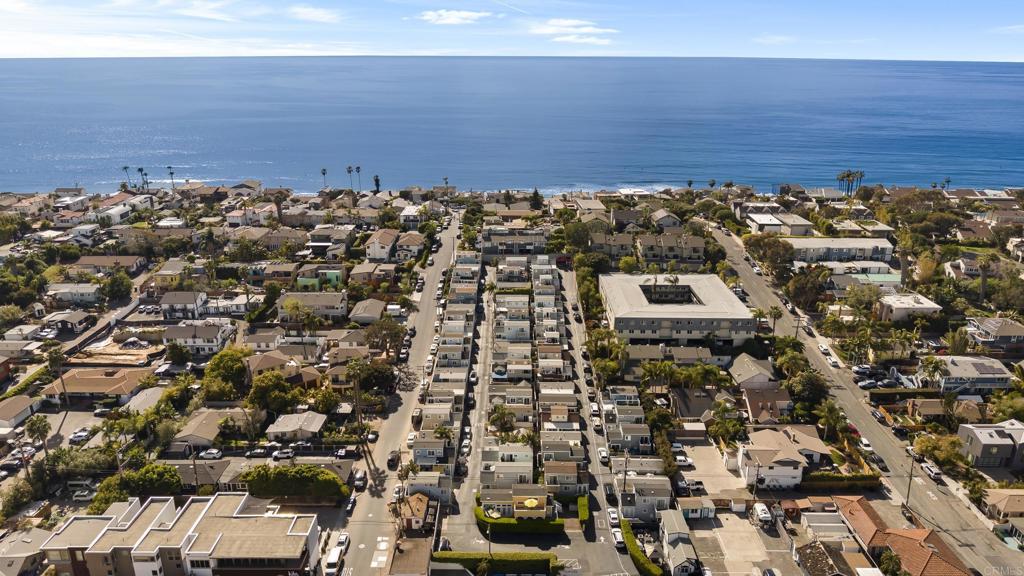 1624 North Coast Highway 101, Unit 2 Encinitas, CA 92024 - Photo 41 of 43 an aerial view of multiple house