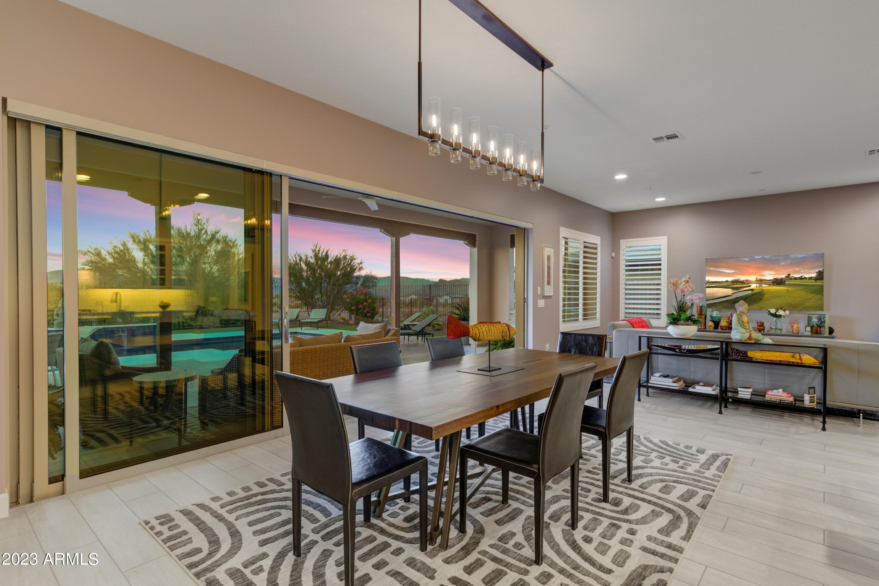 008_Dining Area