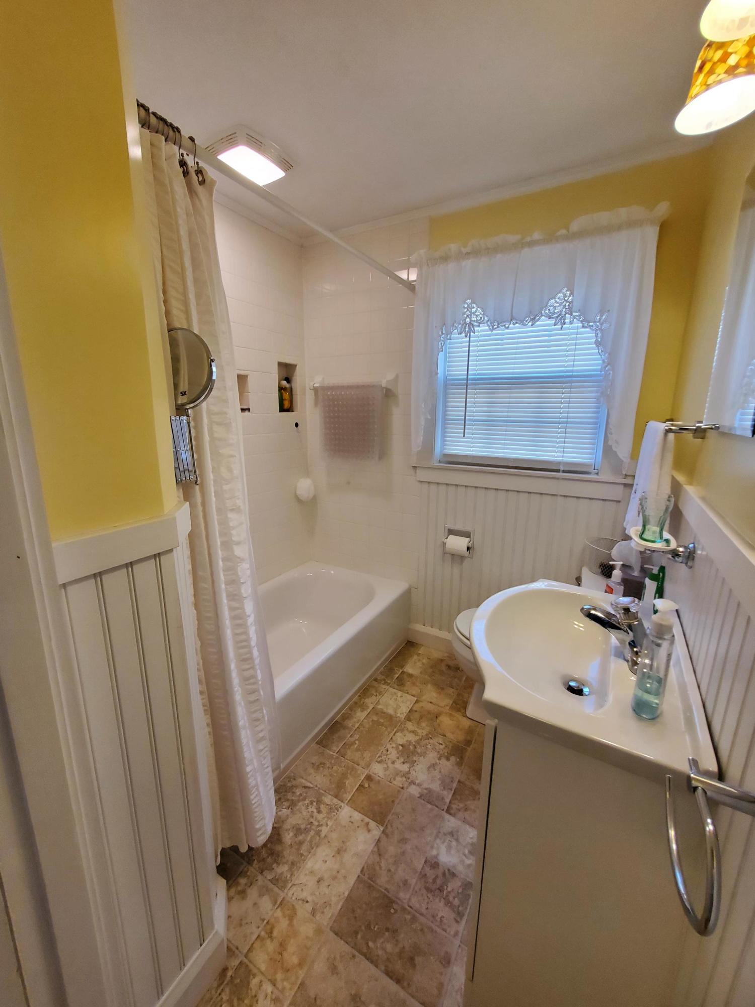 142 Colonial Road Portland, ME 04102 - Photo 15 of 19 20201025_121731