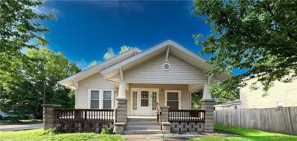 $144,999 | 524 West Cherry Street, Nevada, MO 64772