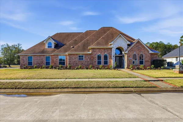 $487,782 | 5015 King's Court, Orange, TX 77630