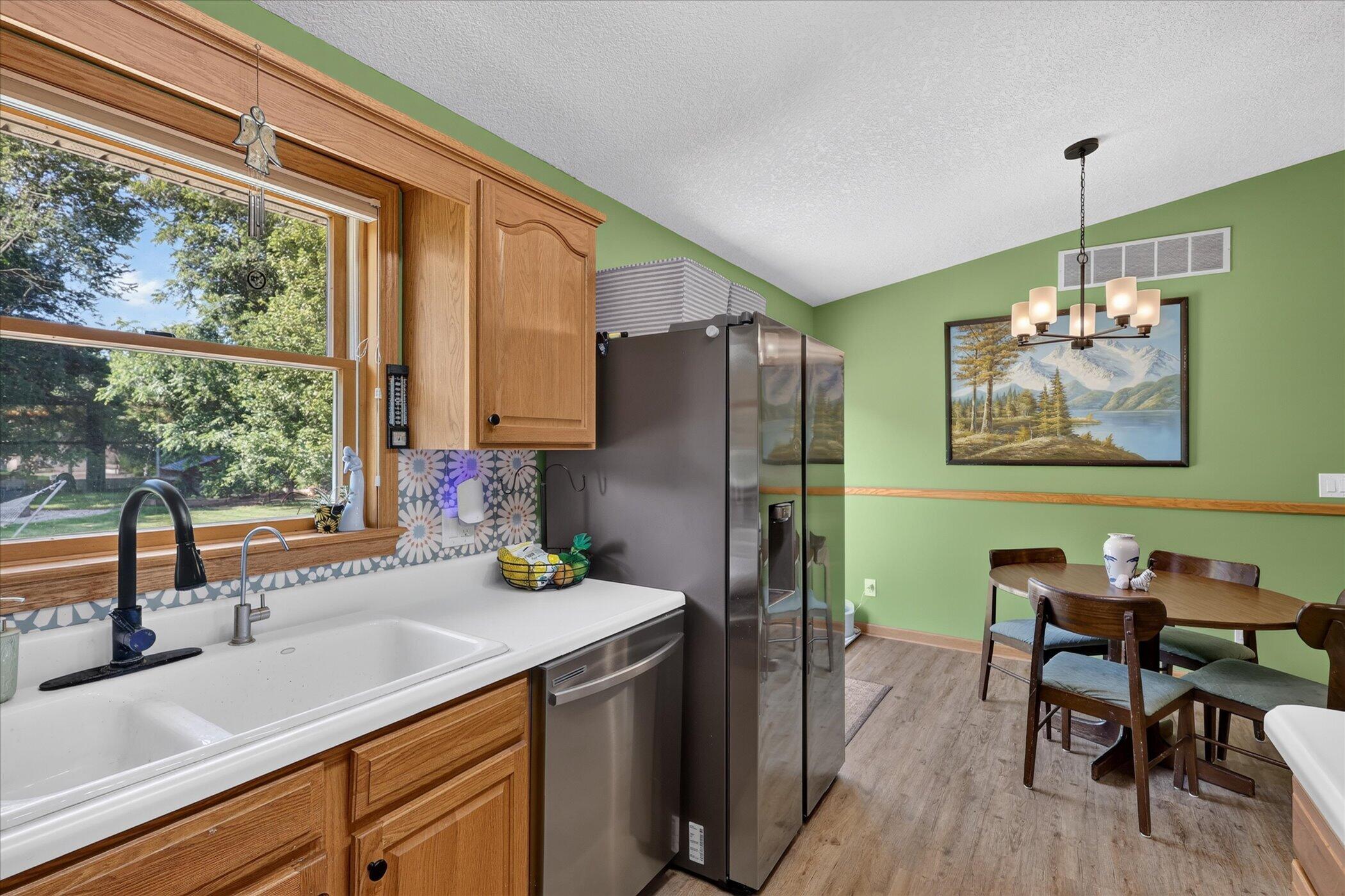 117 Charlotte Street Edmore, MI 48829 - Photo 23 of 44 Kitchen