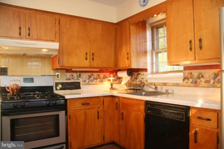 9302 Weaver Street Silver Spring, MD 20901 - Photo 9 of 23 Kitchen #2