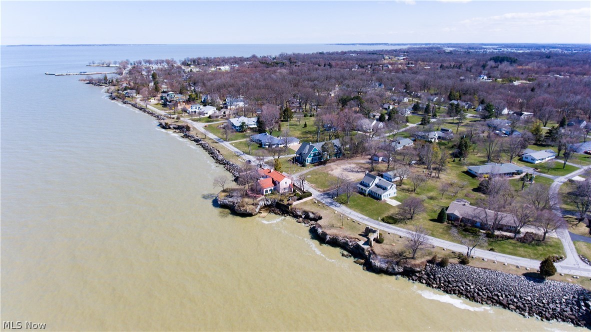 4568 East Cliff Road Port Clinton, OH 43452 - Photo 10 of 14 Gallery Image 10
