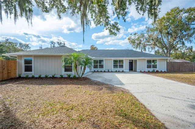$399,950 | 5190 Starling Drive, Mulberry, FL 33860