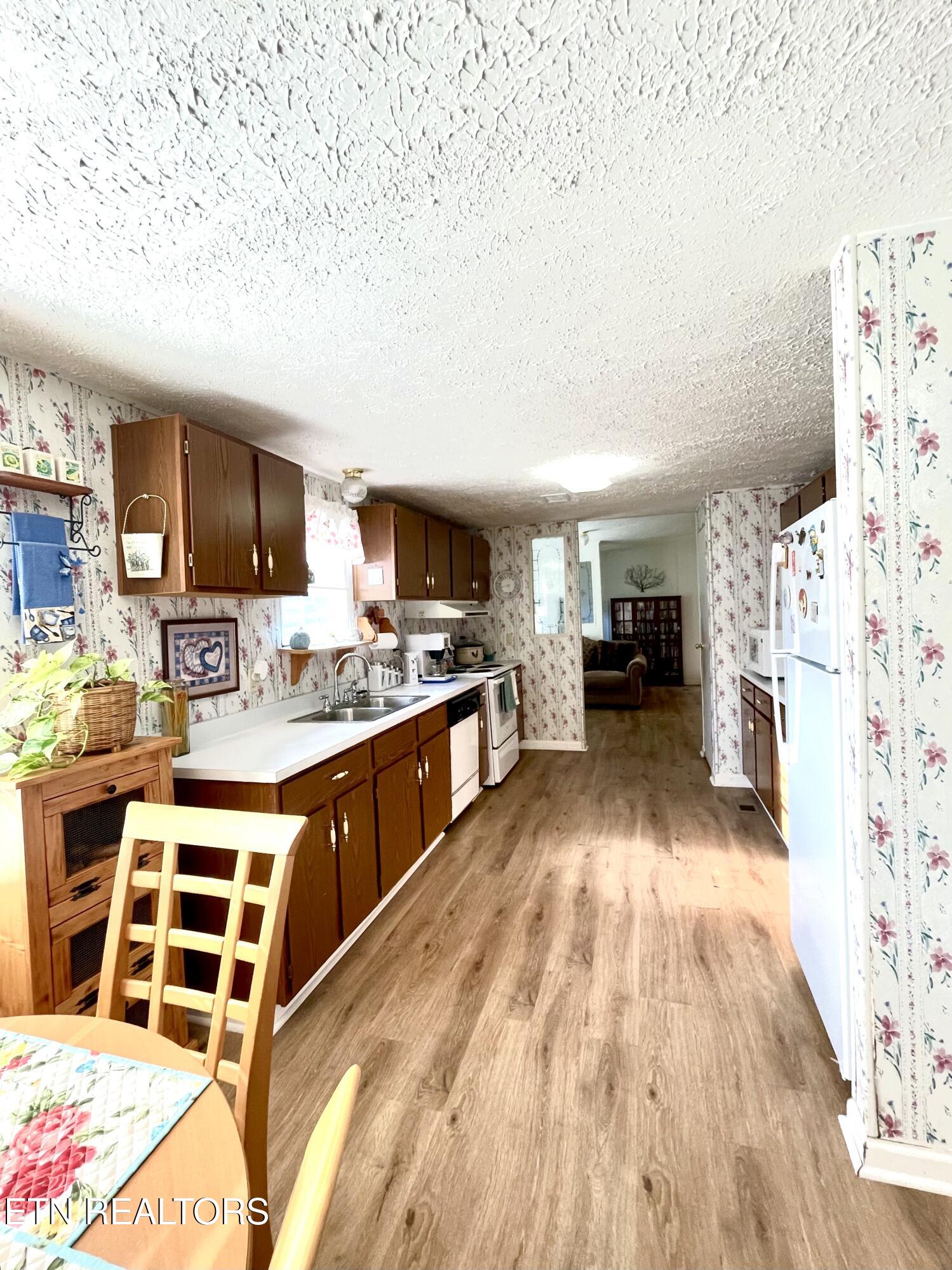 569 Corinth Church Road Loudon, TN 37774 - Photo 12 of 36 Large Kitchen