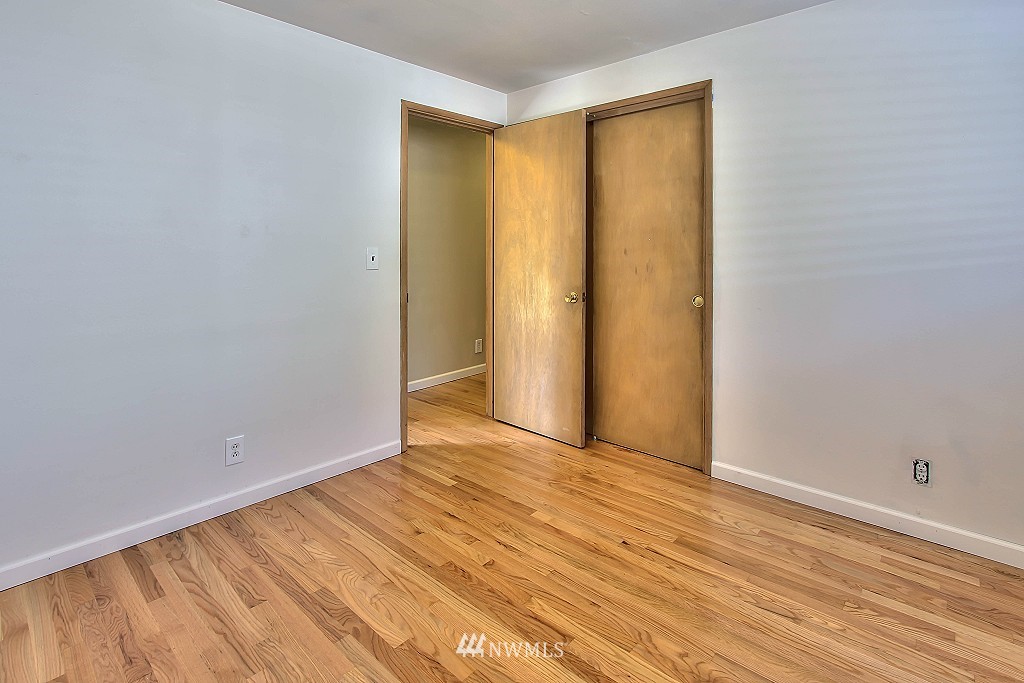 9511 235th Street Southwest Edmonds, WA 98020 - Photo 18 of 25 Gallery Image 18