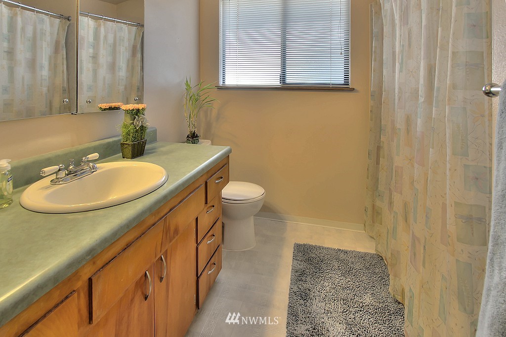 9511 235th Street Southwest Edmonds, WA 98020 - Photo 20 of 25 Gallery Image 20