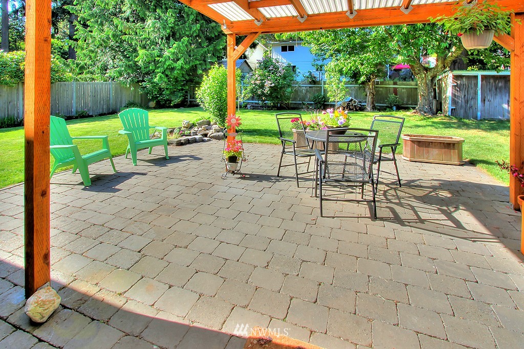 9511 235th Street Southwest Edmonds, WA 98020 - Photo 21 of 25 Gallery Image 21
