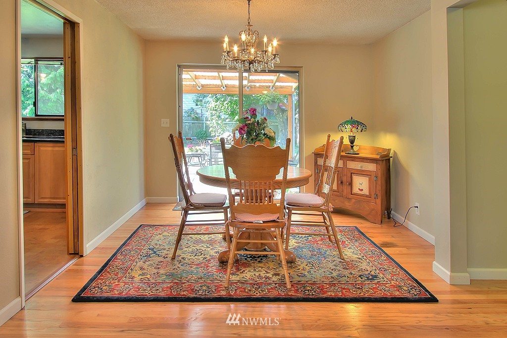 9511 235th Street Southwest Edmonds, WA 98020 - Photo 7 of 25 Gallery Image 7