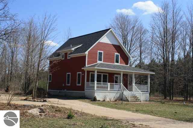 975 South Weldon Road Beulah, MI 49617 - Photo 3 of 15 1712841-2.JPG