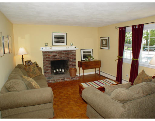 126 Lovejoy Road Andover, MA 01810 - Photo 2 of 10 Gallery Image 2