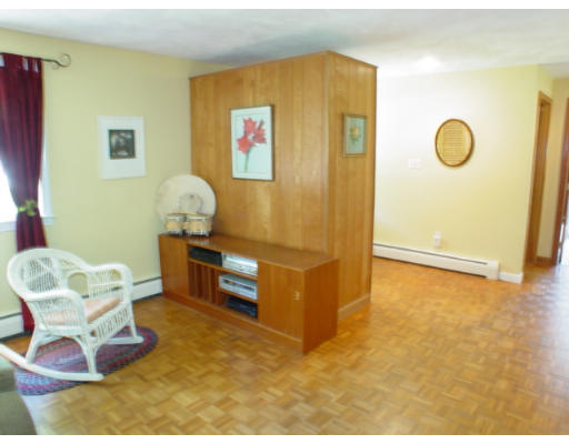126 Lovejoy Road Andover, MA 01810 - Photo 7 of 10 Gallery Image 7