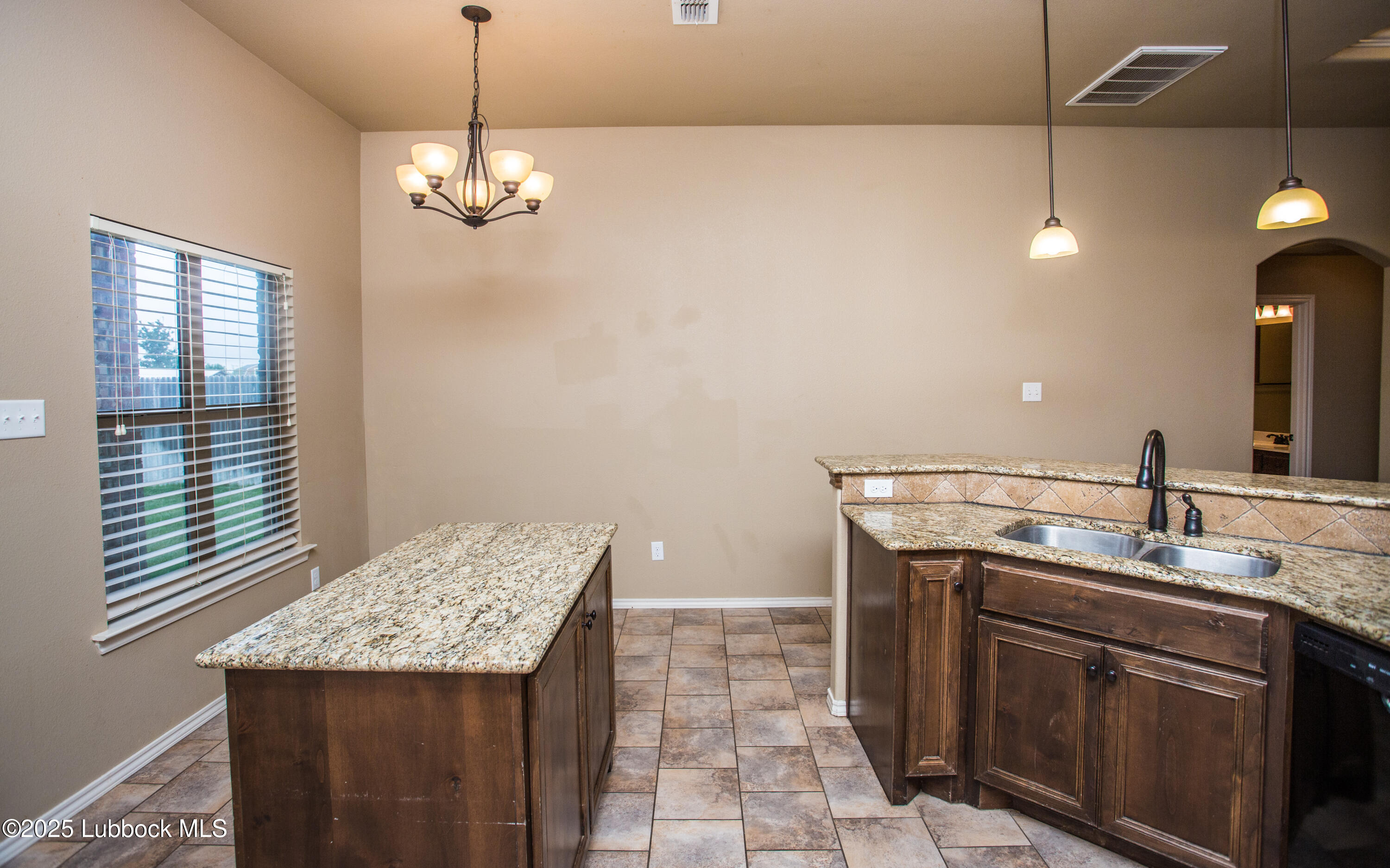 5006 Jarvis Street Lubbock, TX 79416 - Photo 12 of 31 5V2A2420