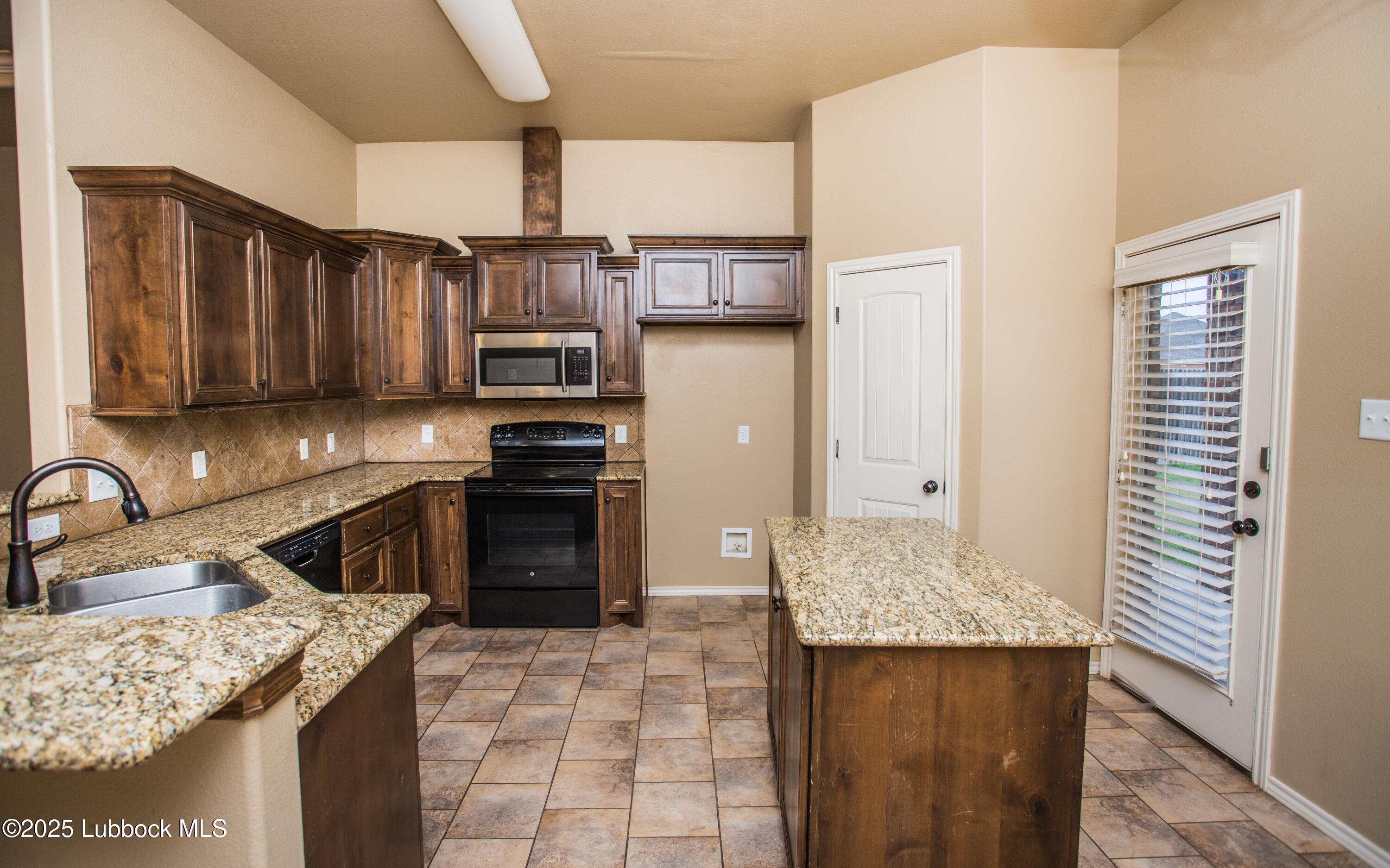 5006 Jarvis Street Lubbock, TX 79416 - Photo 10 of 31 5V2A2417