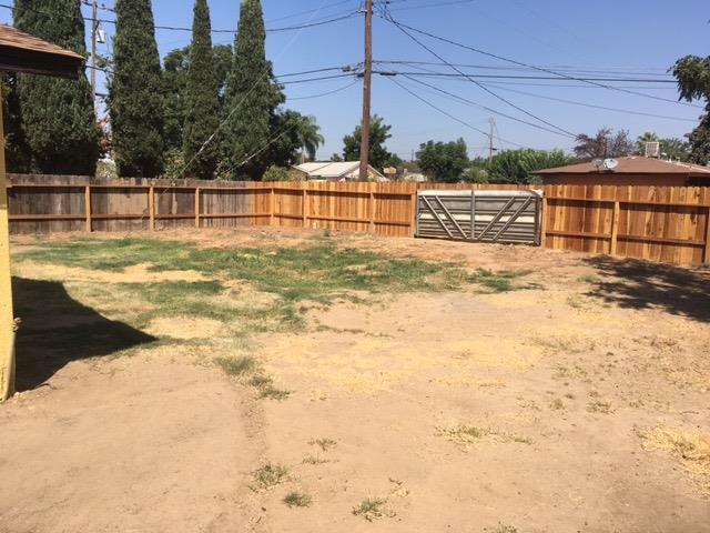 374 South Columbia Avenue Reedley, CA 93654 - Photo 7 of 7