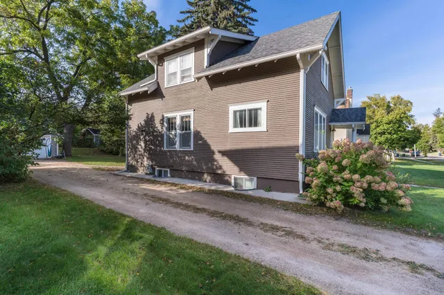 $217,000 | 409 West Vasa Avenue, Fergus Falls, MN 56537