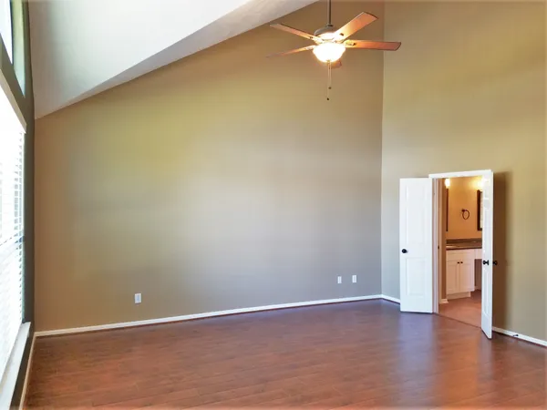 $575,000 | 2103 Blue Water Bay Drive, Katy, TX 77494