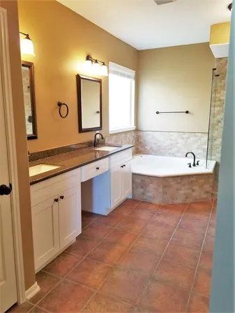 $575,000 | 2103 Blue Water Bay Drive, Katy, TX 77494