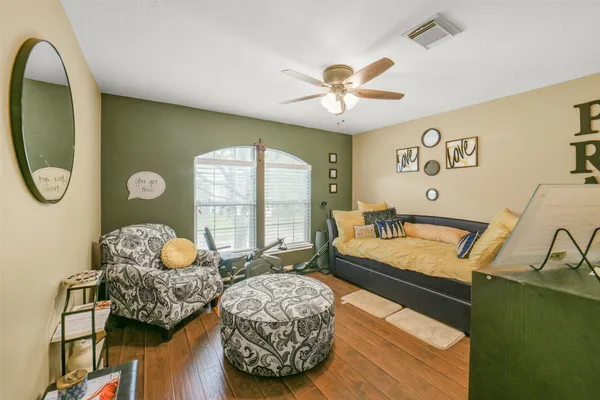 $575,000 | 2103 Blue Water Bay Drive, Katy, TX 77494