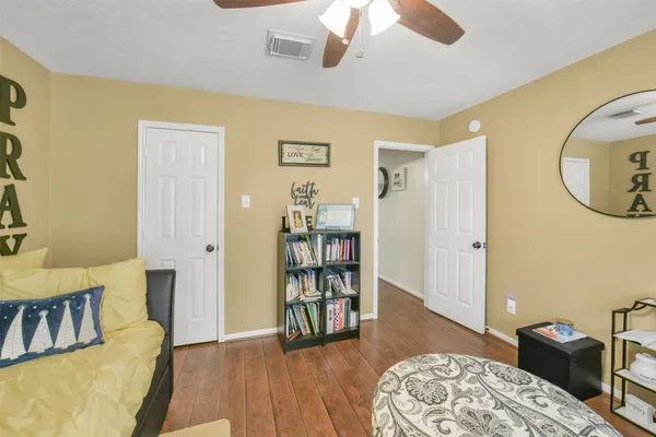 $575,000 | 2103 Blue Water Bay Drive, Katy, TX 77494