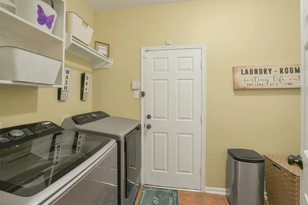 $575,000 | 2103 Blue Water Bay Drive, Katy, TX 77494