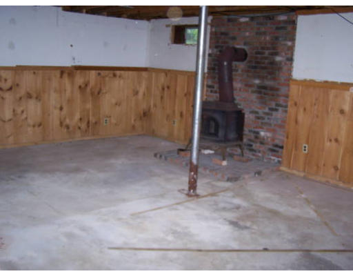 81 Smith Road Charlton, MA 01507 - Photo 5 of 7 Gallery Image 5