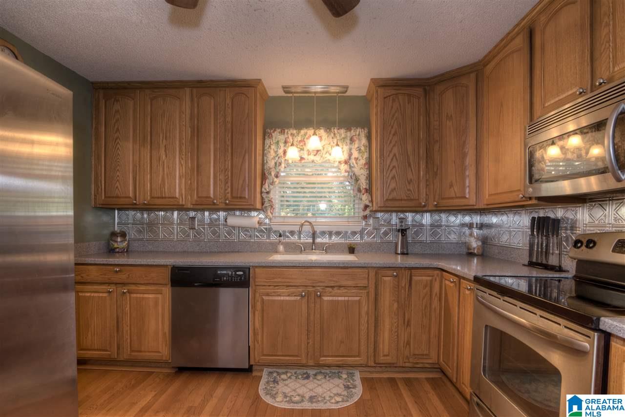 712 Cherrybrook Road Kimberly, AL 35091 - Photo 13 of 38
