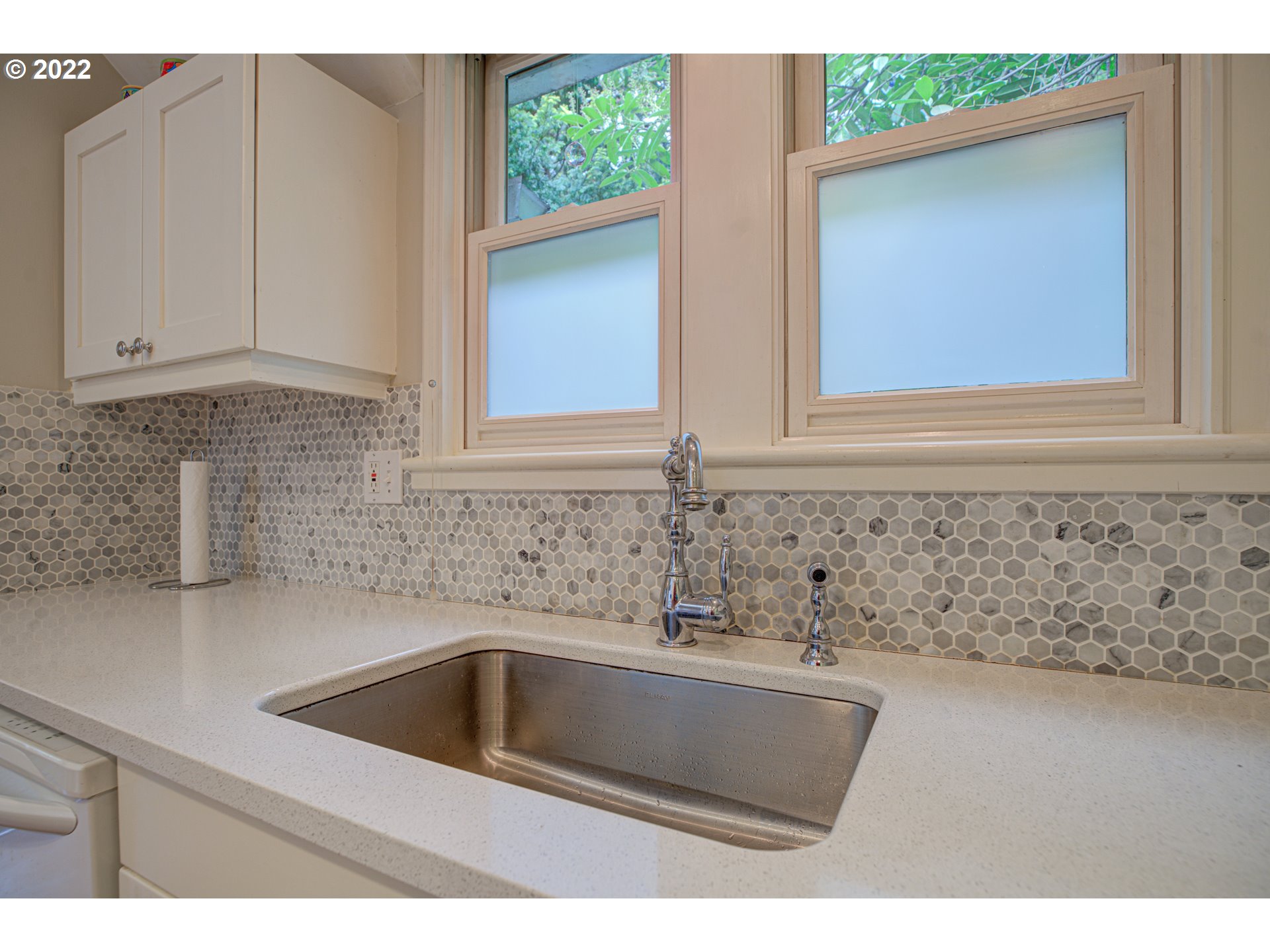 2793 Southwest Old Orchard Road Portland, OR 97201 - Photo 15 of 31 Gallery Image 15