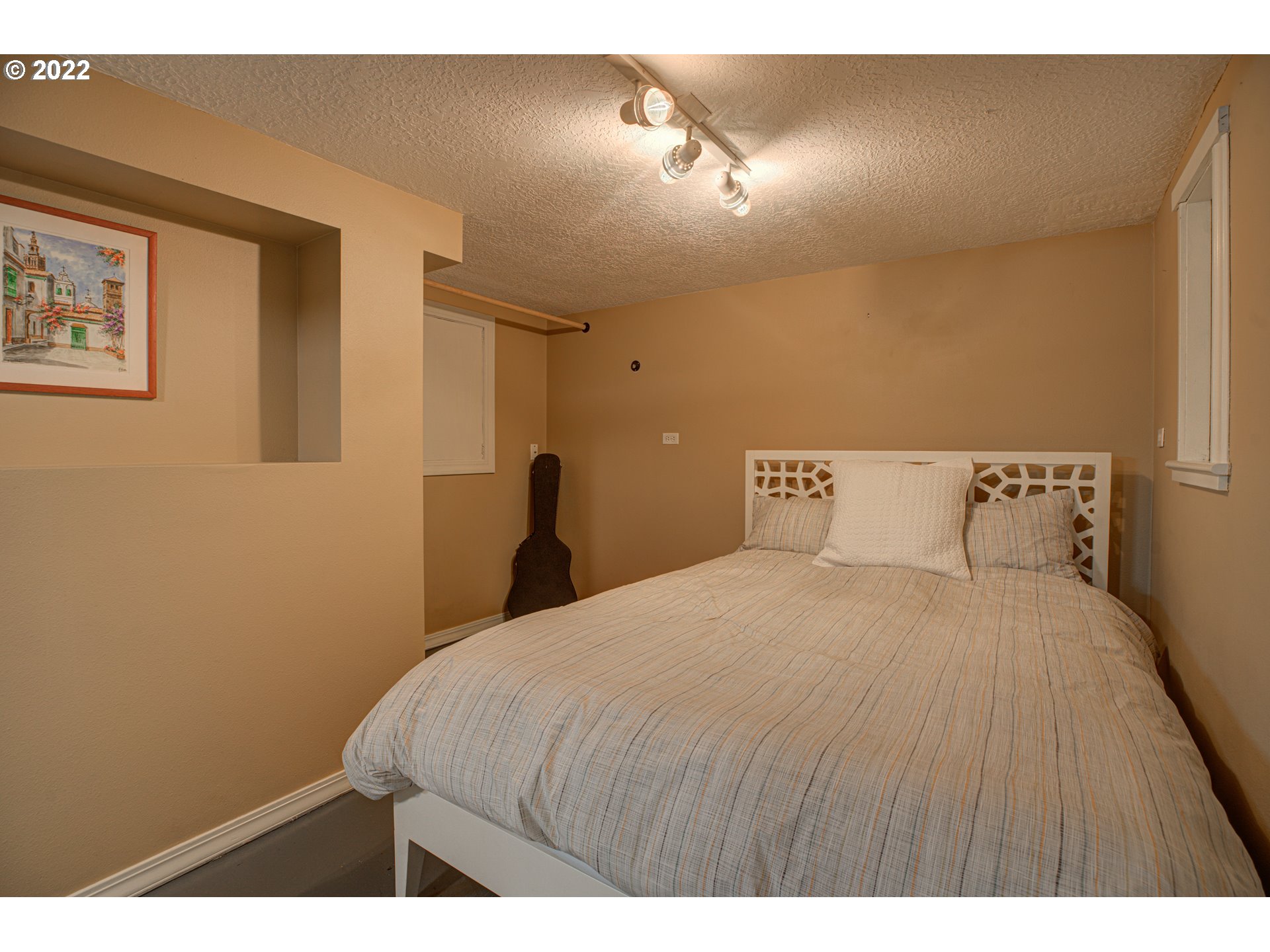 2793 Southwest Old Orchard Road Portland, OR 97201 - Photo 27 of 31 Gallery Image 27