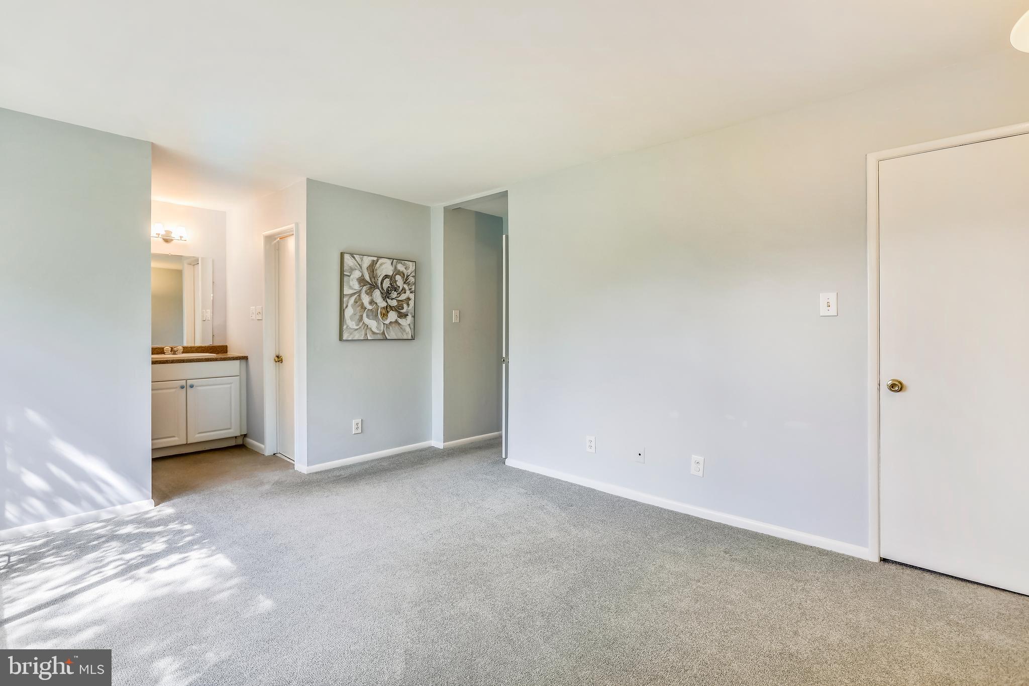 266 West Deer Park Road, Unit 32I Gaithersburg, MD 20877 - Photo 12 of 28 Owner's suite has walk in closet