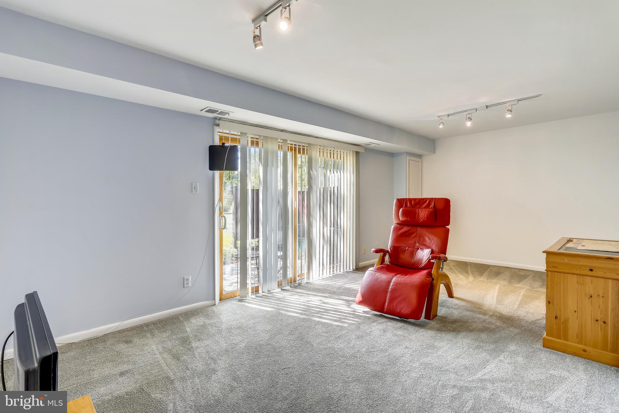 266 West Deer Park Road, Unit 32I Gaithersburg, MD 20877 - Photo 20 of 28 Recreation room with walk out to patio
