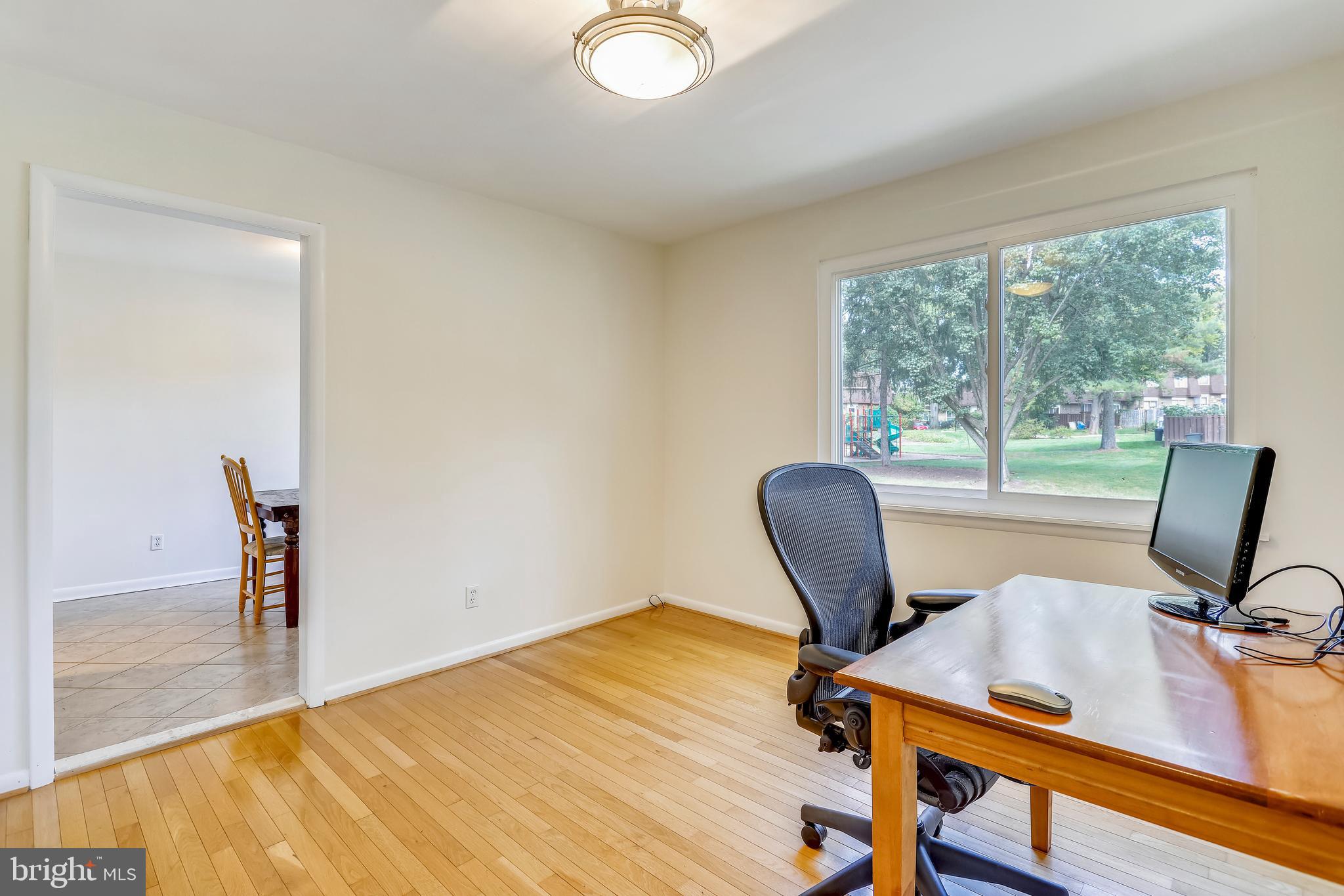 266 West Deer Park Road, Unit 32I Gaithersburg, MD 20877 - Photo 7 of 28 Formal Dining Room