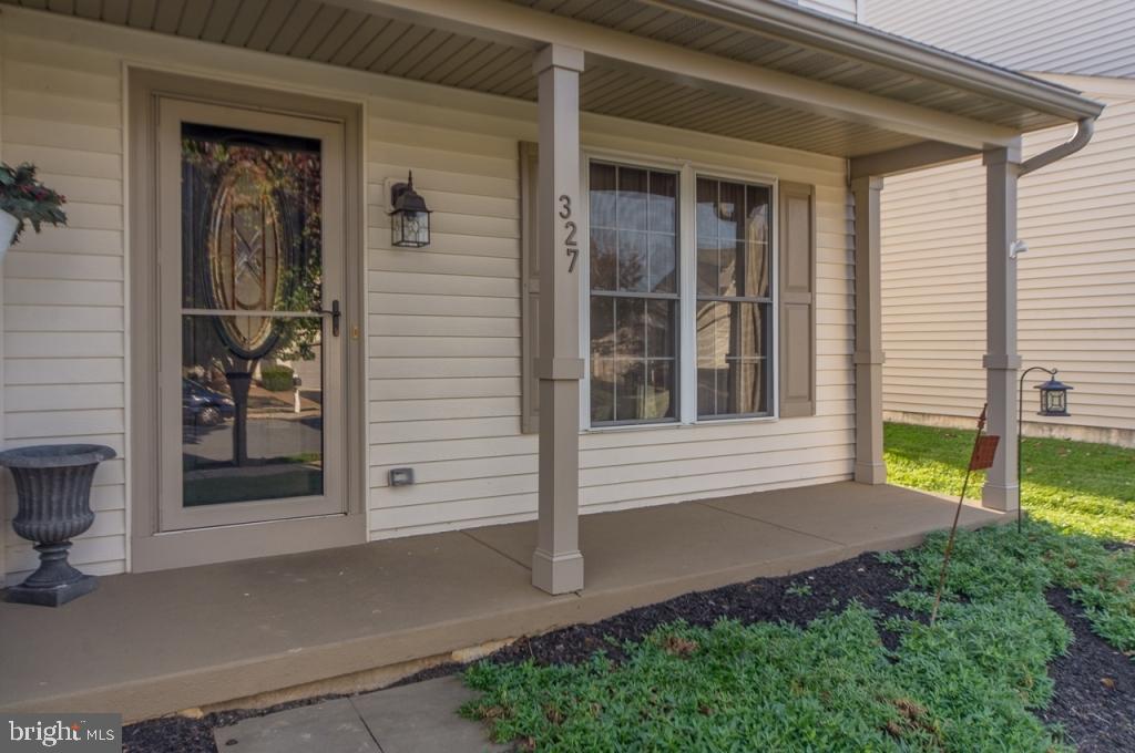 327 Cambridge Lane Lititz, PA 17543 - Photo 3 of 29 Gallery Image 3